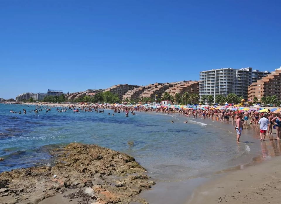 Nearby landmark, Day, People, Natural landscape, Beach, City view, Sea view, group of guests