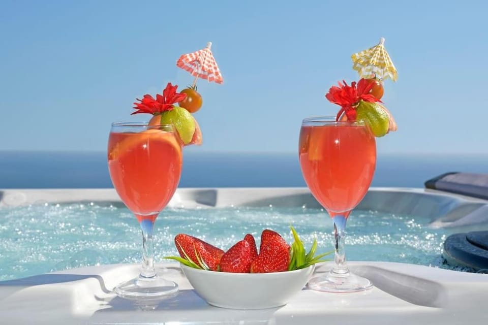 Sea View Penthouse with Private Jacuzzi & Huge Terrace , Cala 4 Apartment in Sitio de Calahonda