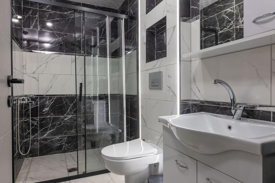 4-3 Yatak Odalı Büyük Daire Kaleiçi Yakını Apartment in Antalya