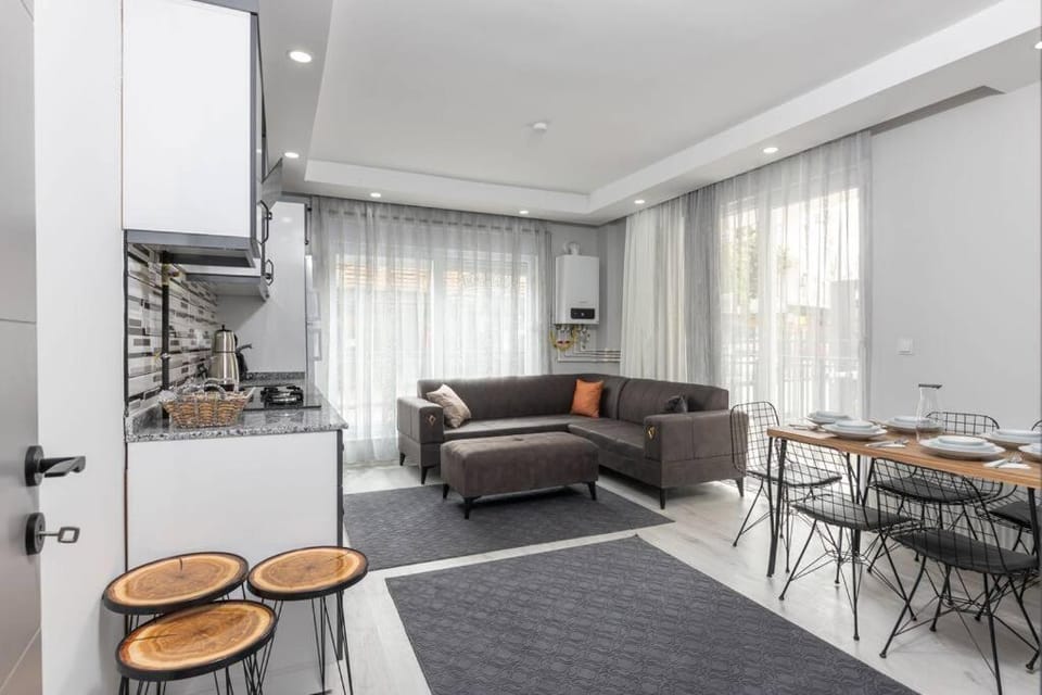 7-Şehir Merkezinde 4 Yatak Odalı Dubleks Daire Apartment in Antalya