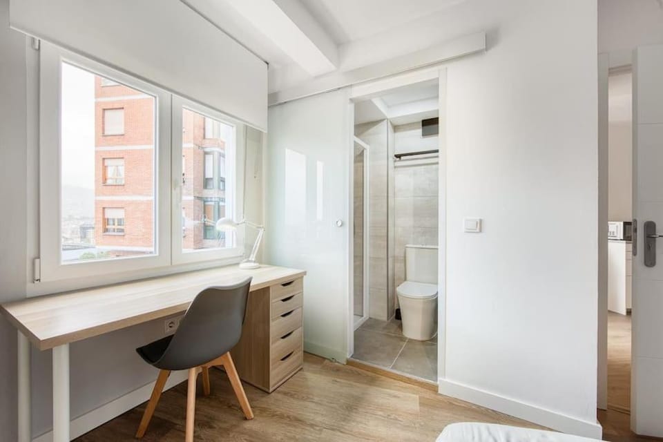 642A Apartamento con vistas y 3 baños Apartment in Oviedo