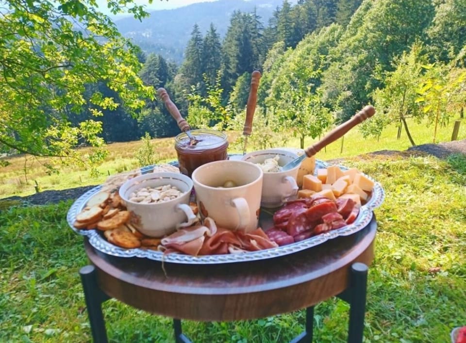 Day, Natural landscape, Food and drinks, Food, Mountain view, Drinks