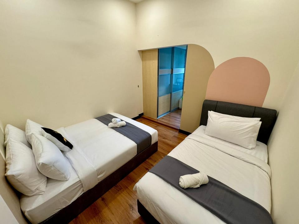Corner New Private Pool Villa Near Sunway up to 30 pax Villa in Subang Jaya