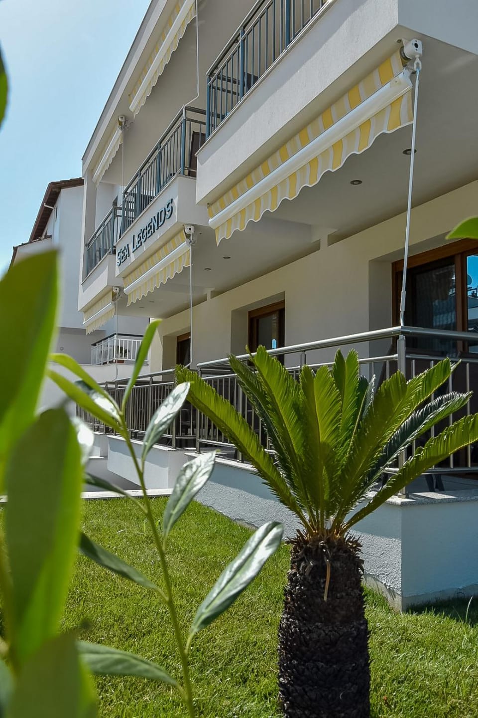 Property building, Balcony/Terrace, Garden view