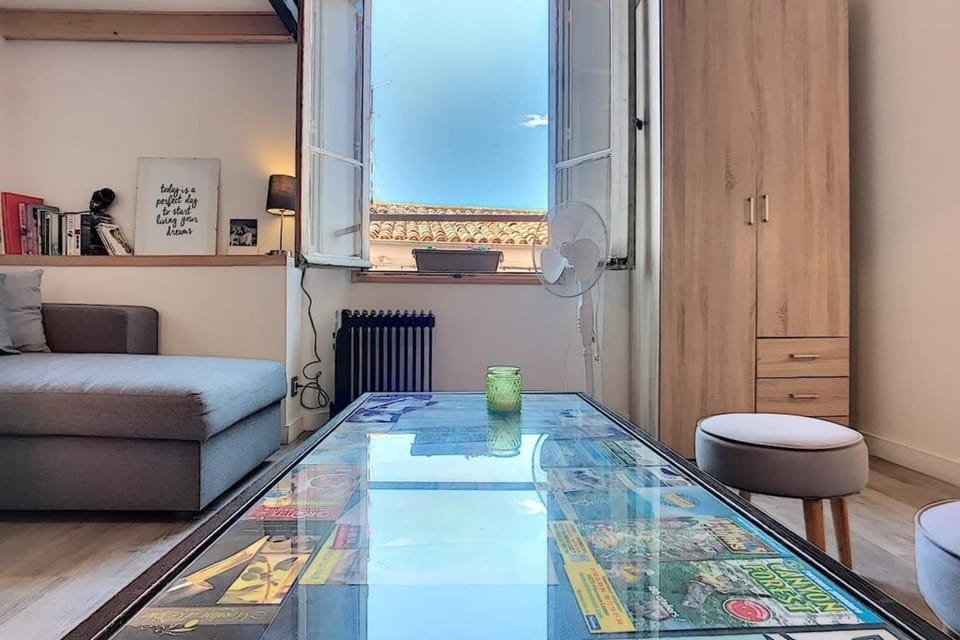 The Massena - Hypercentre - AC - Old Town Apartment in Antibes