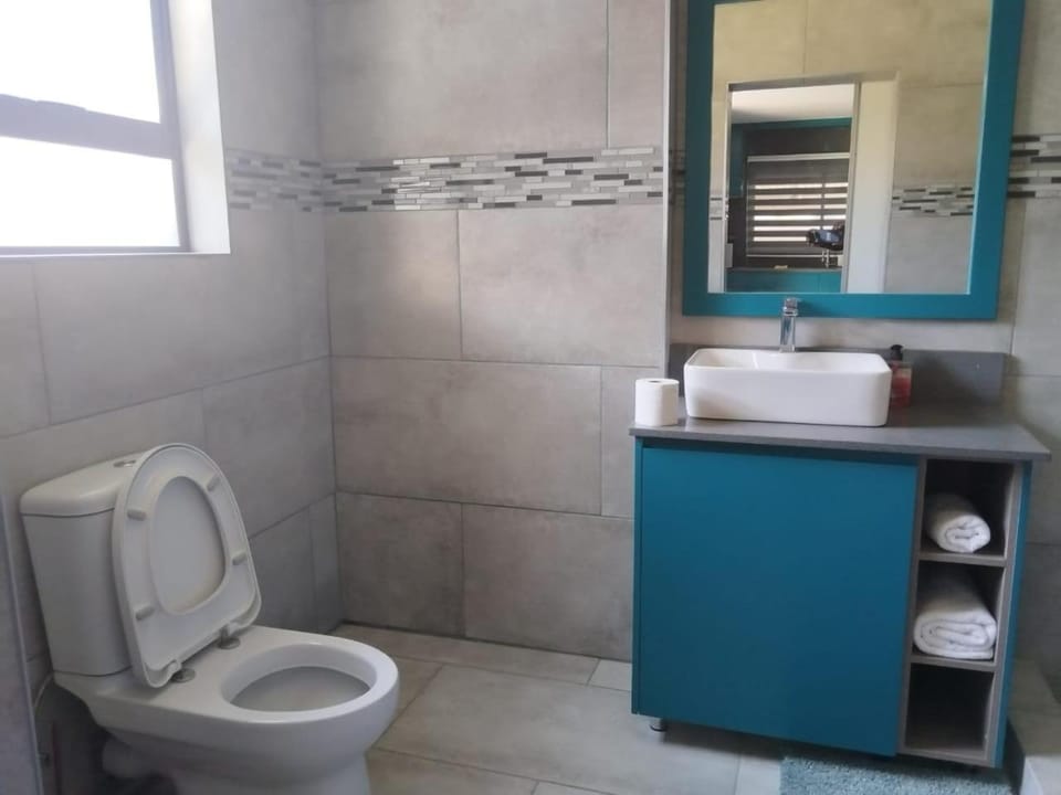 Lukhanya Guesthouse Bed and Breakfast in Gauteng