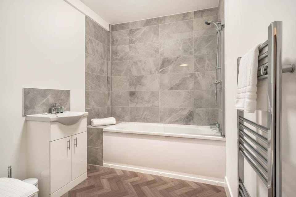 Modern 1 Bed Apartment in Central Wrexham Apartment in Wrexham