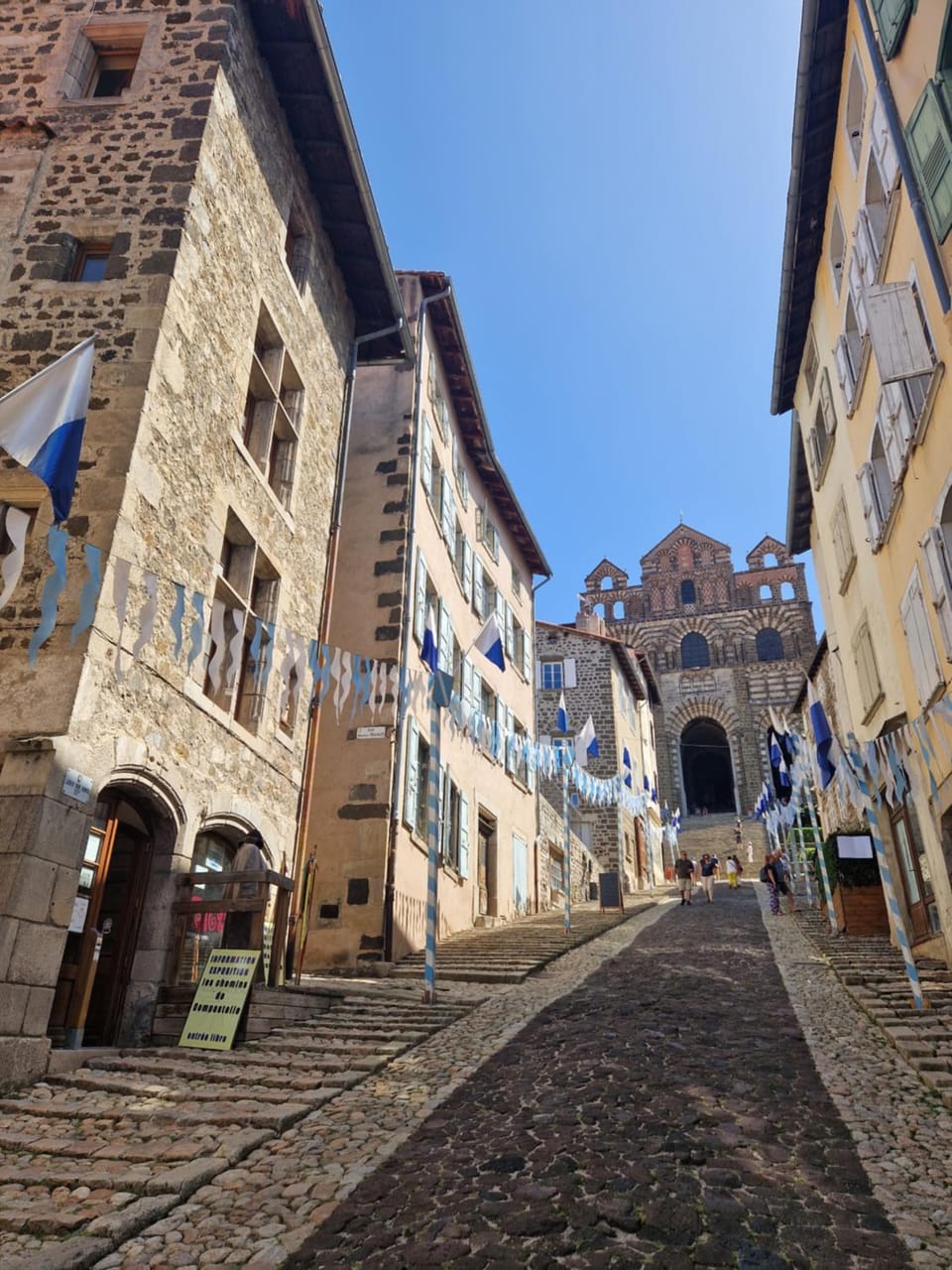 Property building, Neighbourhood, View (from property/room), Landmark view, Location, Quiet street view