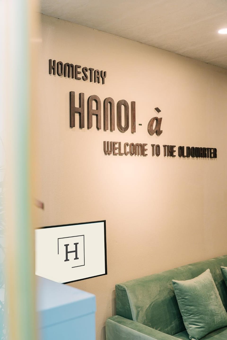 Property logo or sign, Seating area, Logo/Certificate/Sign