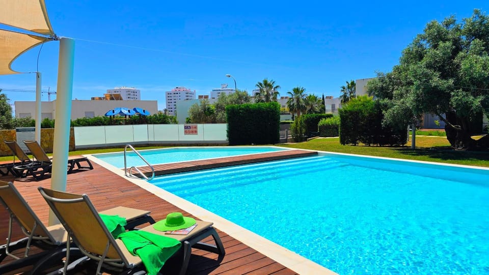 Day, Pool view, Swimming pool, sunbed