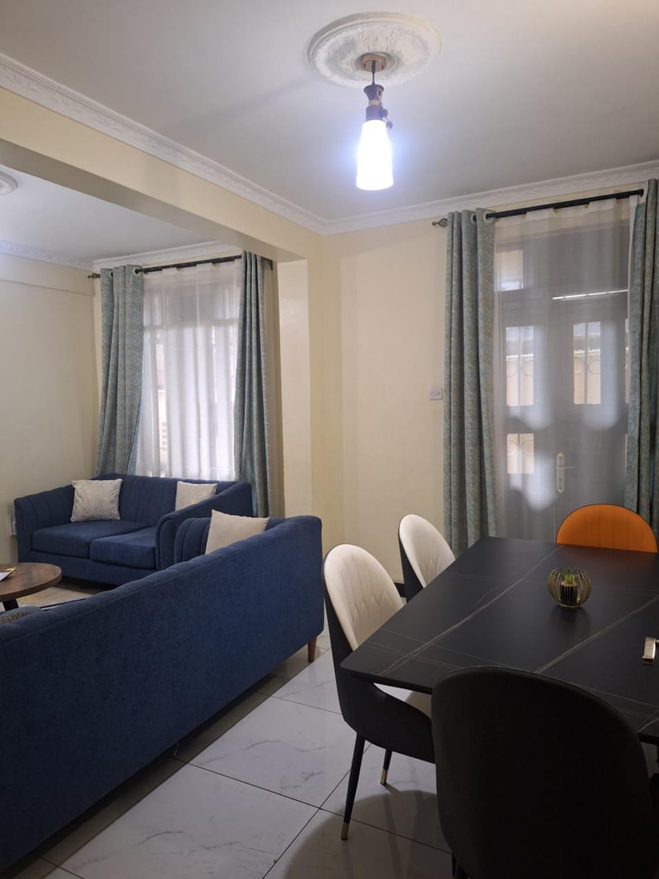 Angies staycation 2br apt Milimani Apartment in Uganda