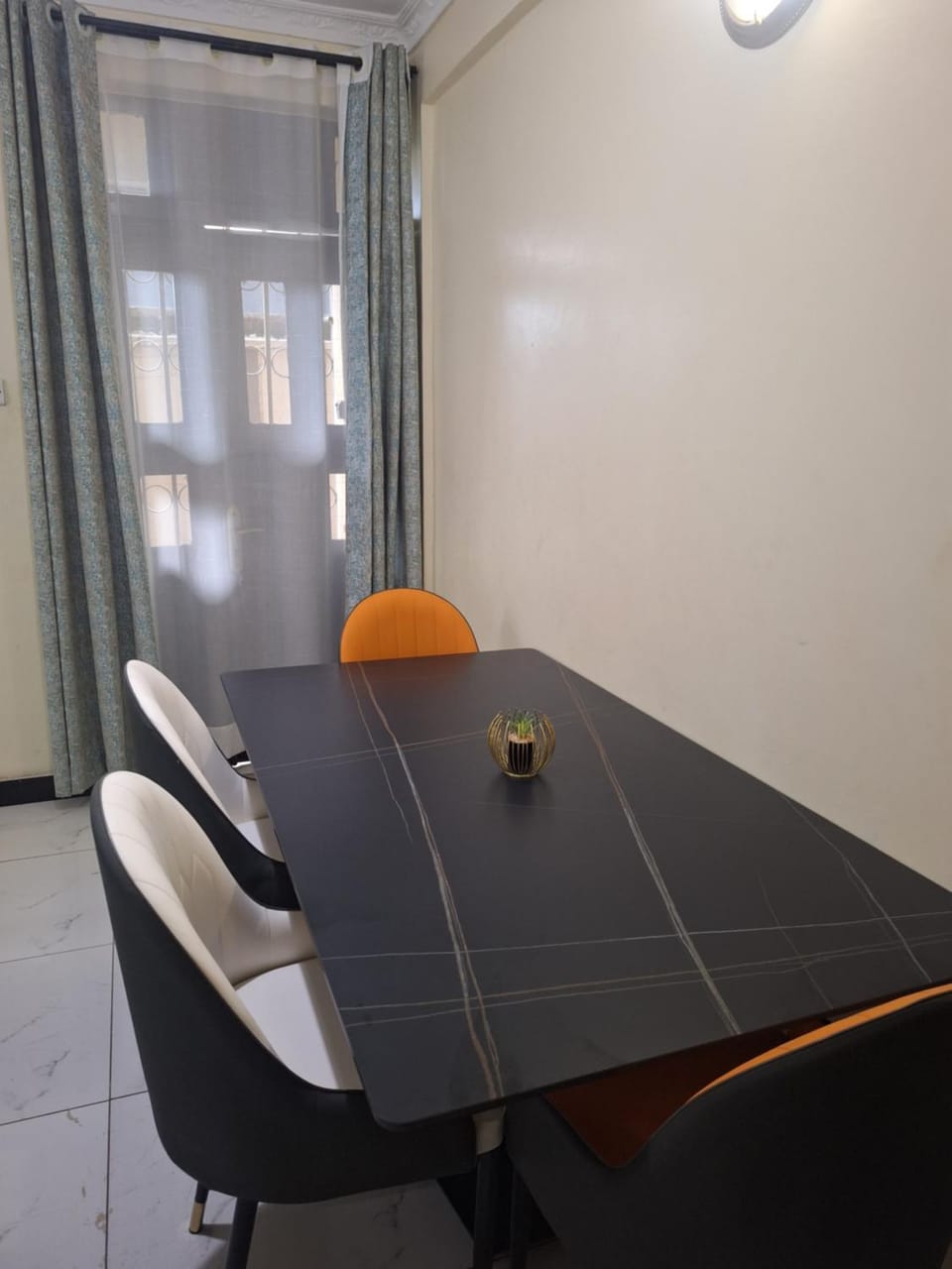 Angies staycation 2br apt Milimani Apartment in Uganda