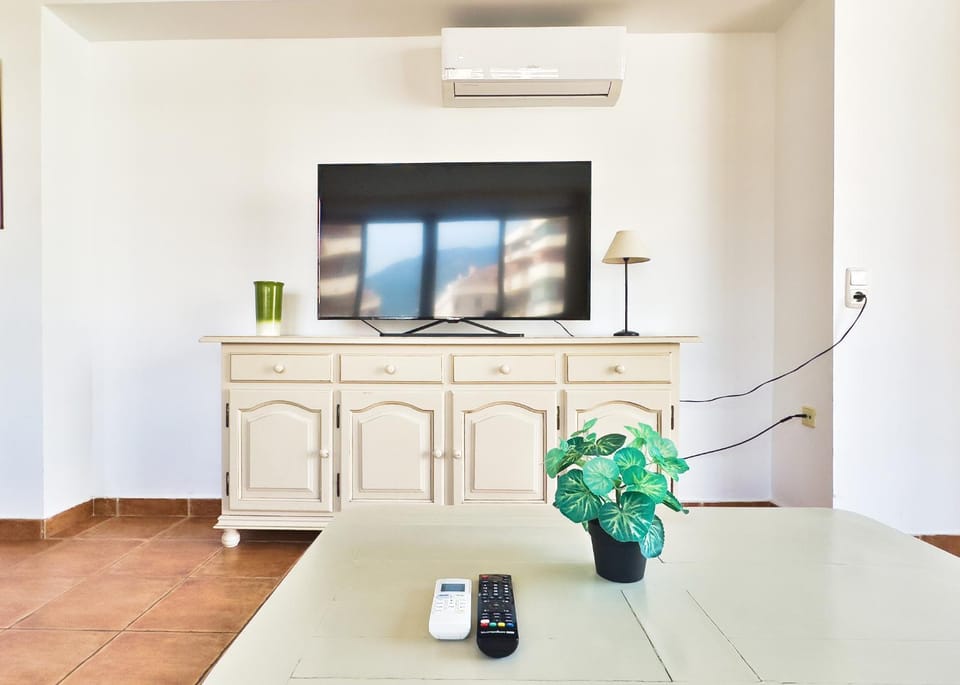 TV and multimedia, air conditioner
