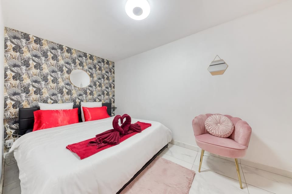 La belle Hirondelle - Love Room Jacuzzi Apartment in Île-de-France
