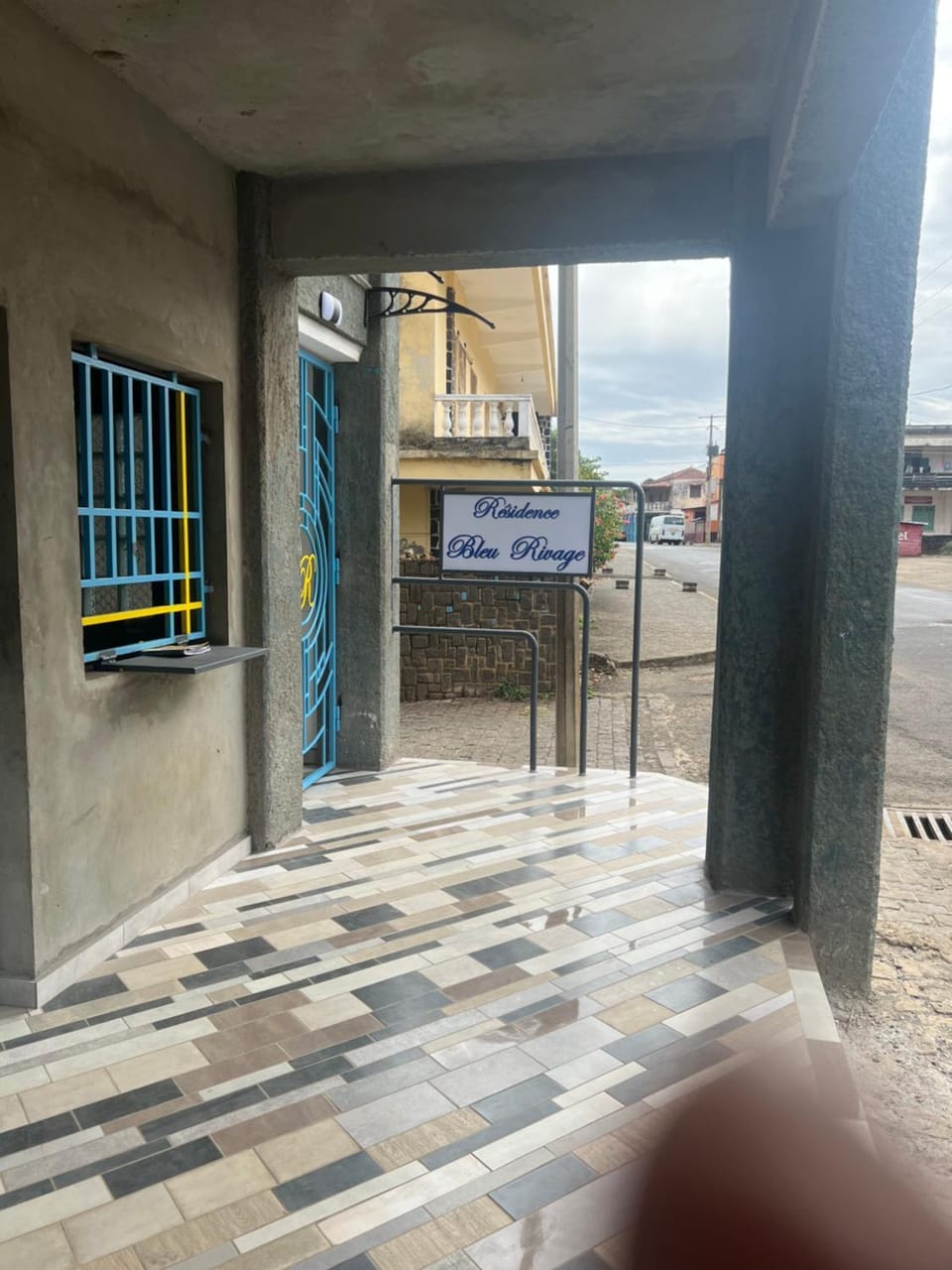 Facade/entrance