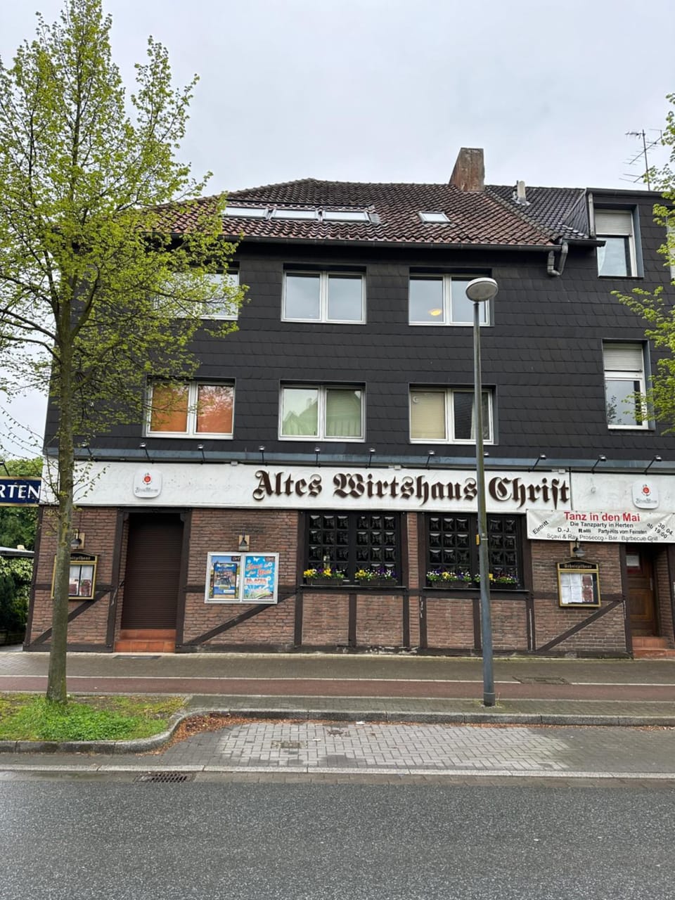 Property building, Restaurant/places to eat