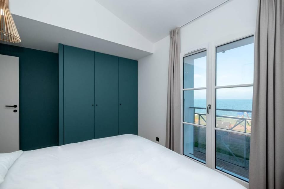 Appartement neuf vue mer au coeur de la Apartment in La Flotte
