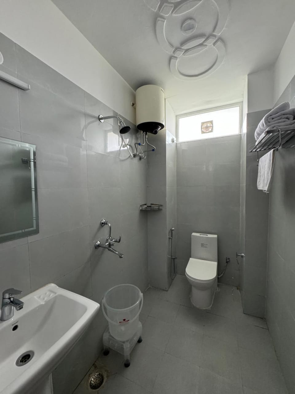 Toilet, Bathroom, towels
