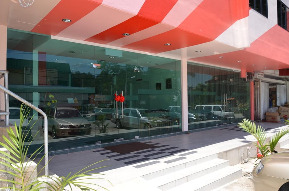 Facade/entrance