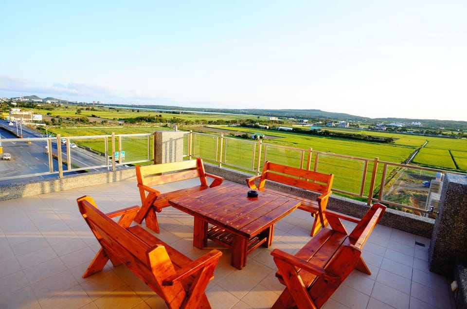 Balcony/Terrace, Lake view, Mountain view