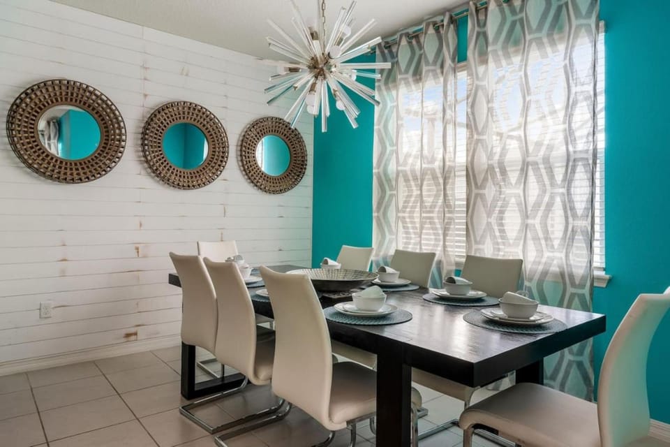 Seating area, Dining area