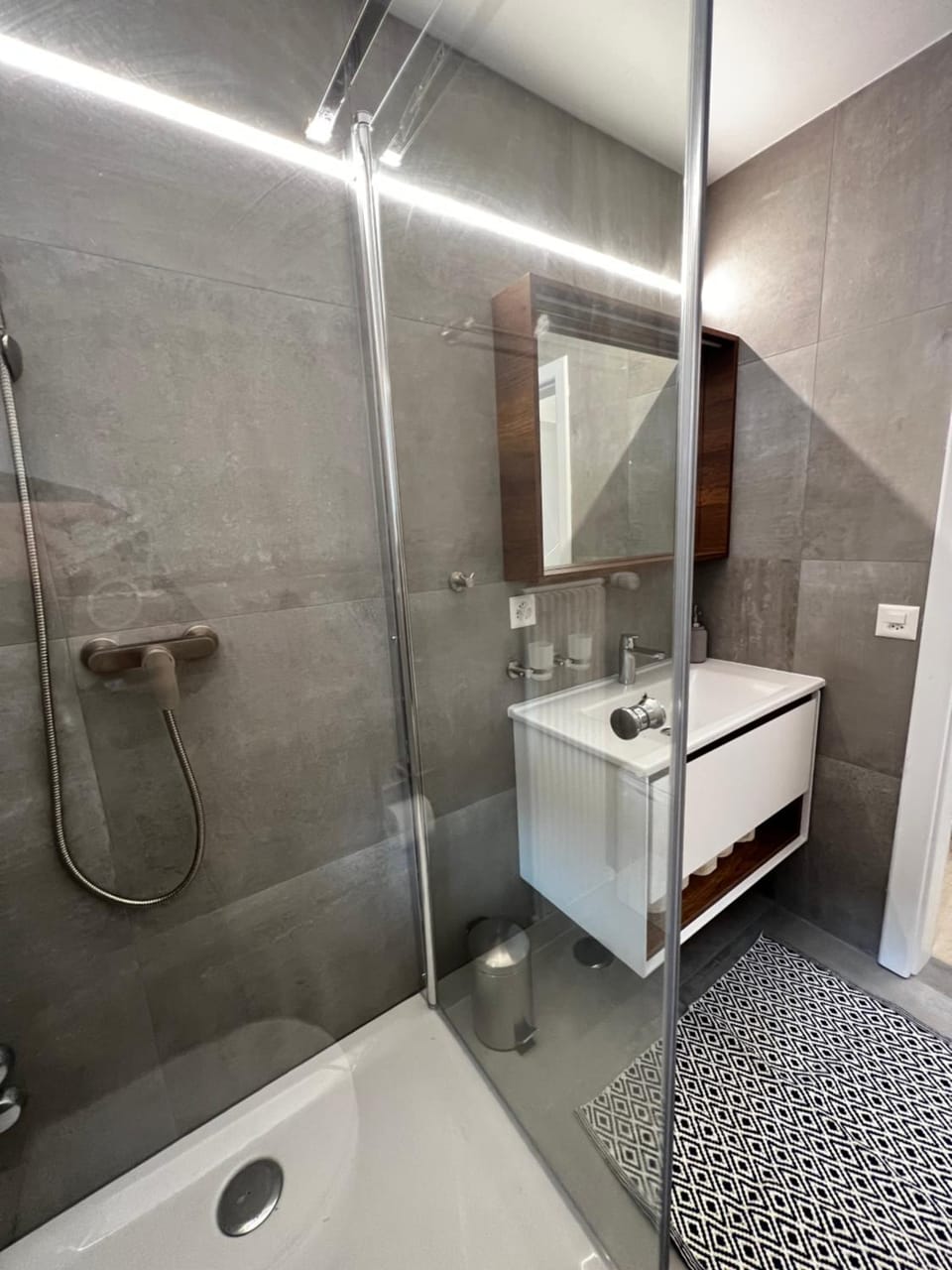 Shower, Bathroom