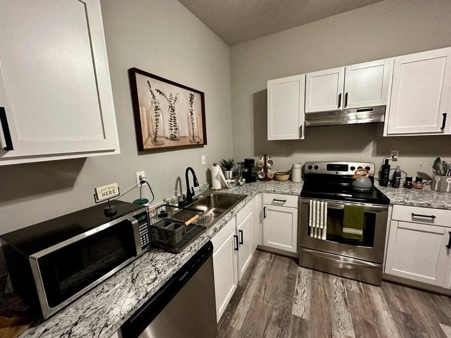 Boho Bungalow near TU/DT/Cherry St/Expo Center Apartment in Tulsa