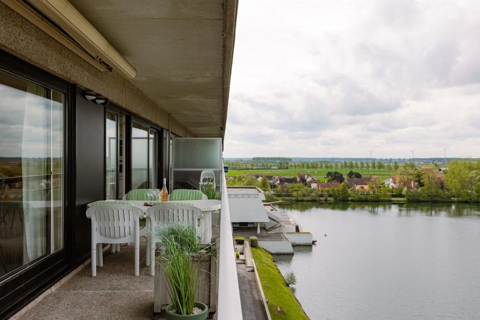 Casiola - Apartment with lake view & common indoor pool Apartment in Knokke-Heist