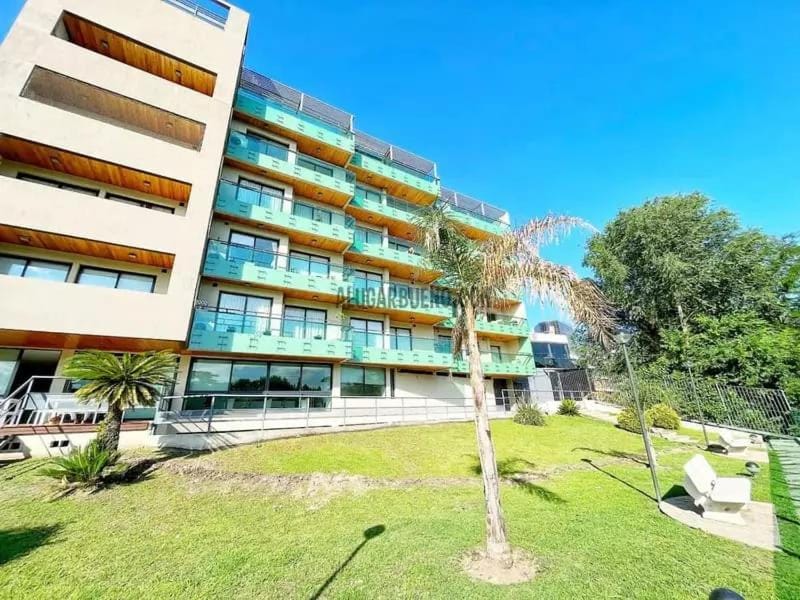 Depto en pleno centro con pileta, cochera, hermosa vista Apartment in Villa Carlos Paz
