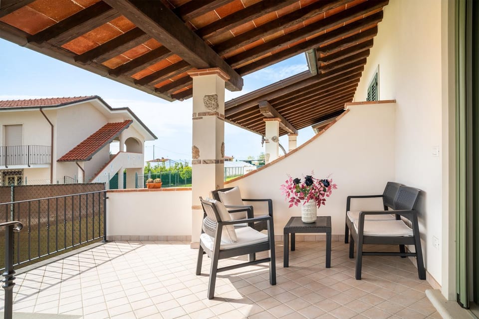Patio, View (from property/room), Balcony/Terrace