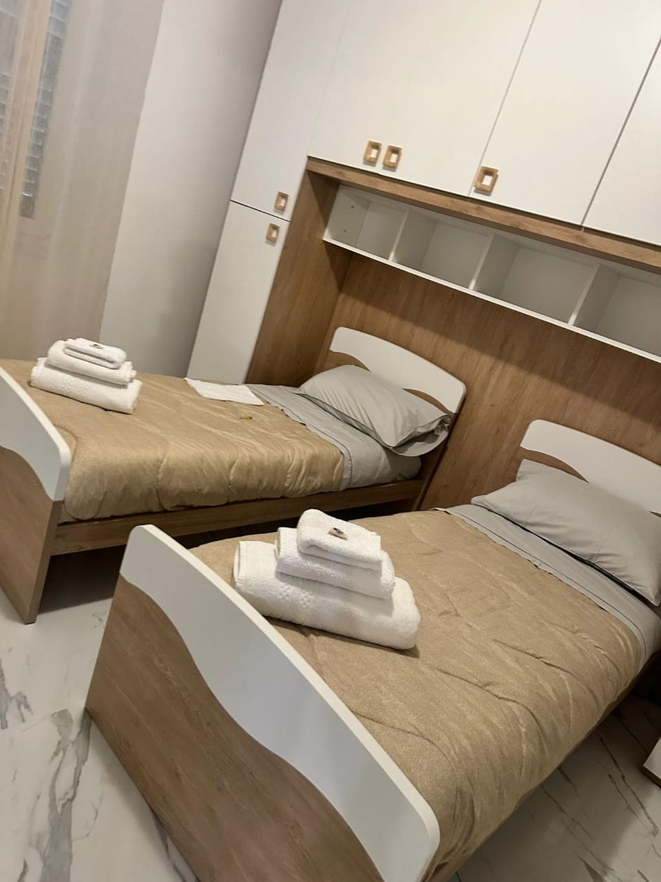 wardrobe, air conditioner