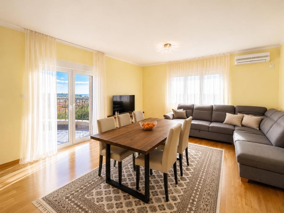 Krimovica Sunset Spacious Apartment with Sea View and Pool Apartment in Kotor Municipality