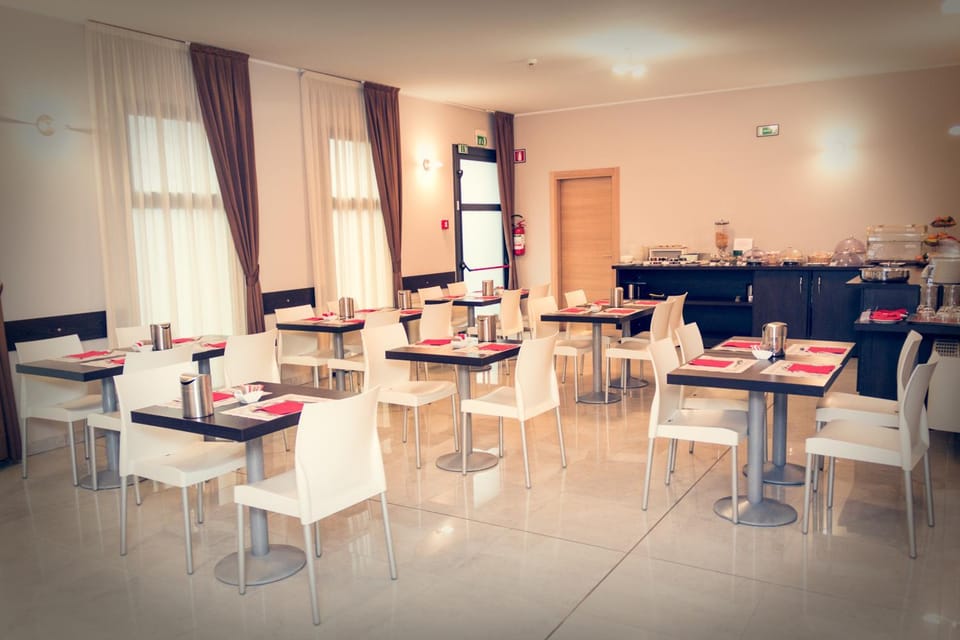 HOTEL DON CAMILLO Hotel in Emilia-Romagna