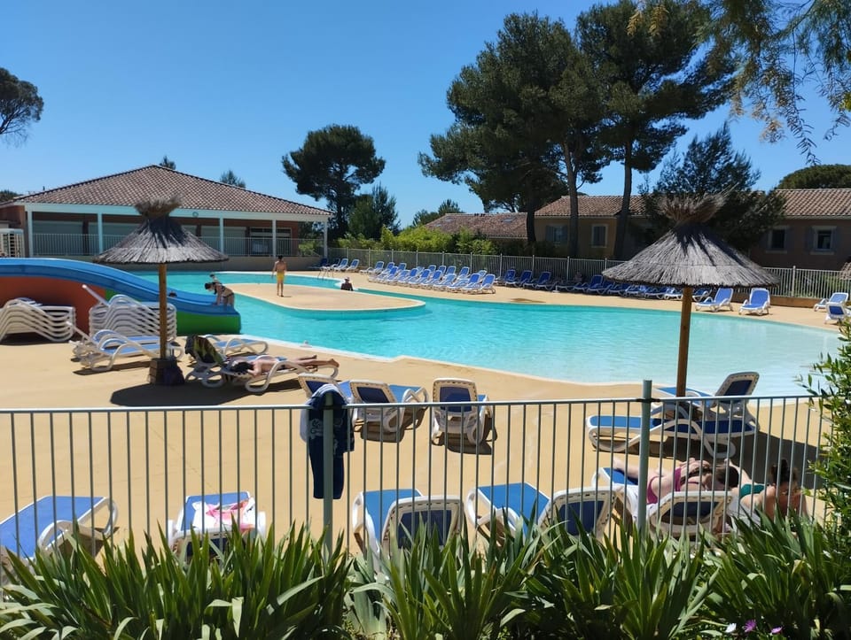 La MAISON BLEUE House in Calvisson