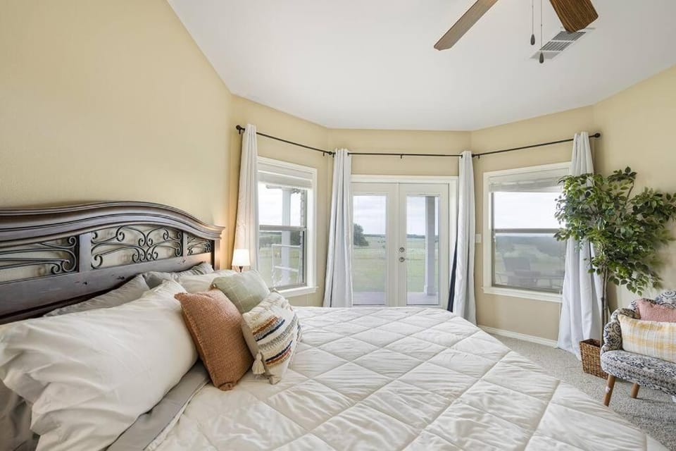 Family Ranch on 14 Acres Wiffle Ball & Disc Golf House in Rio Grande