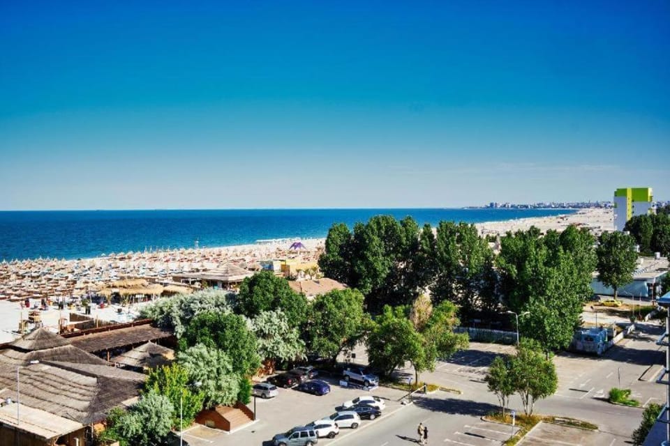 Beach, Sea view, Location
