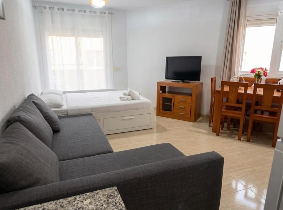 Golden Santa Studio - 5 min playa con Piscina y Aire acondicionado Apartment in Roquetas de Mar