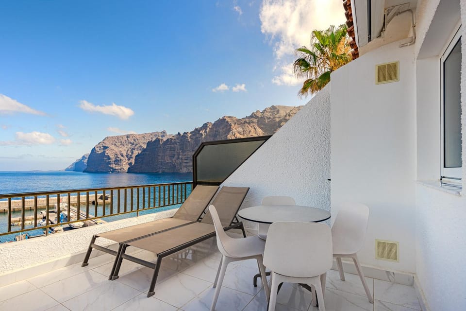 Balcony/Terrace, sunbed