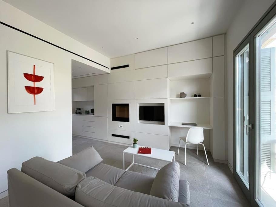 TV and multimedia, Kitchen or kitchenette, Living room, Seating area, Evening entertainment