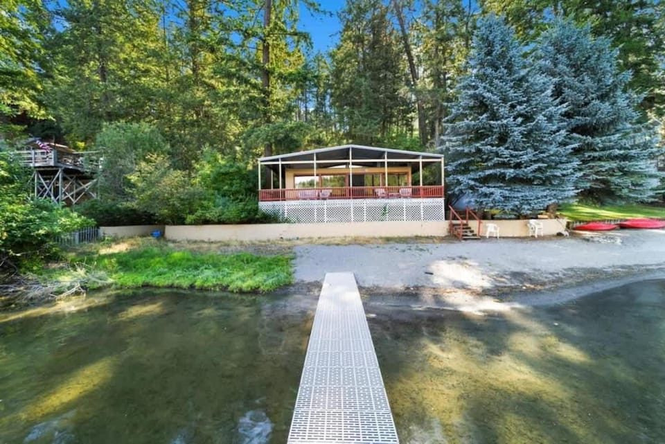 Quiet Lakefront Home with Private Dock House in Kootenai County