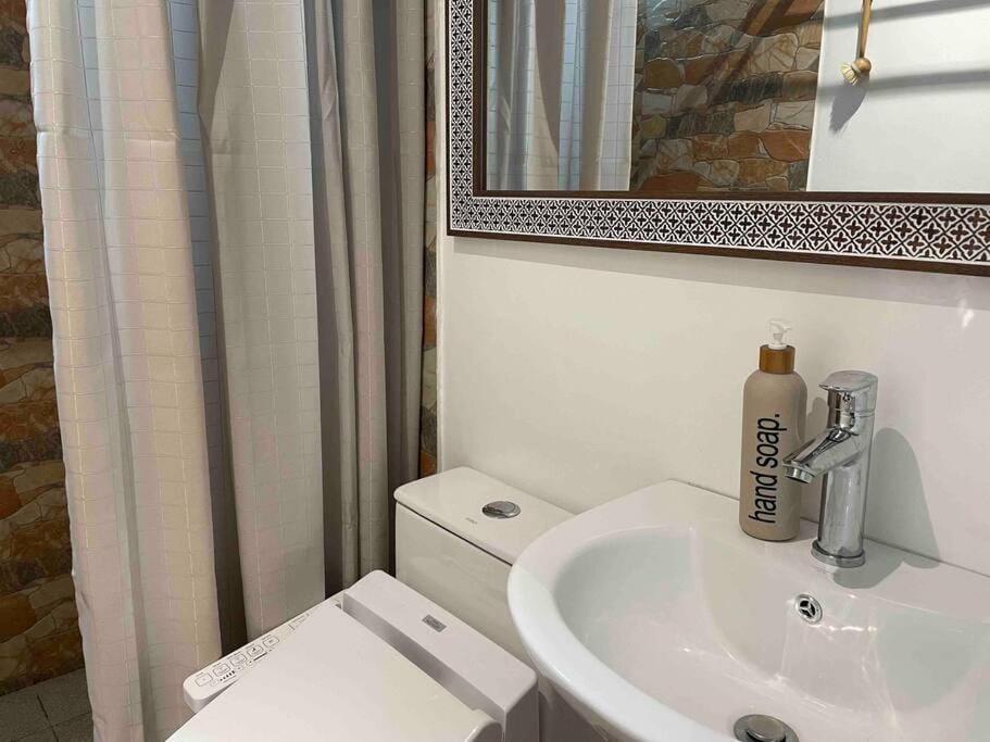 Tarzan in the City! in Avant BGC parking with fee Apartment in Makati