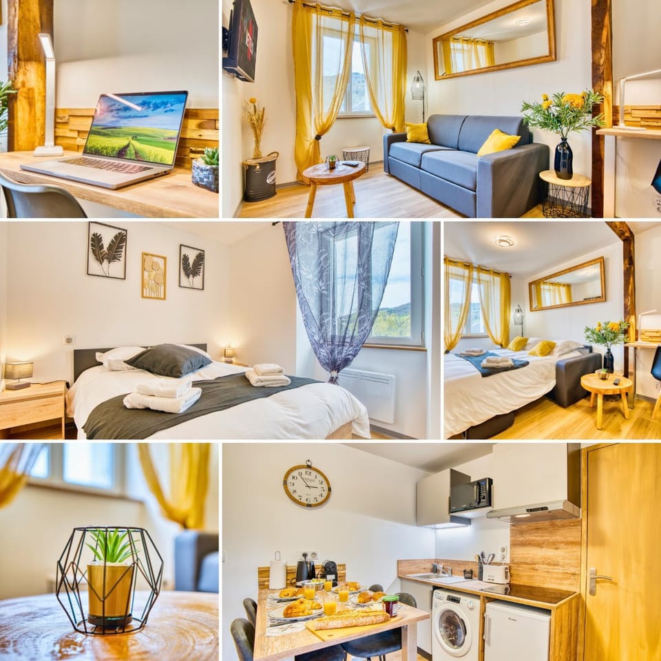 Bed, TV and multimedia, Kitchen or kitchenette, Living room, Food and drinks, Photo of the whole room, Seating area, Dining area, Bedroom, Food, minibar, towels