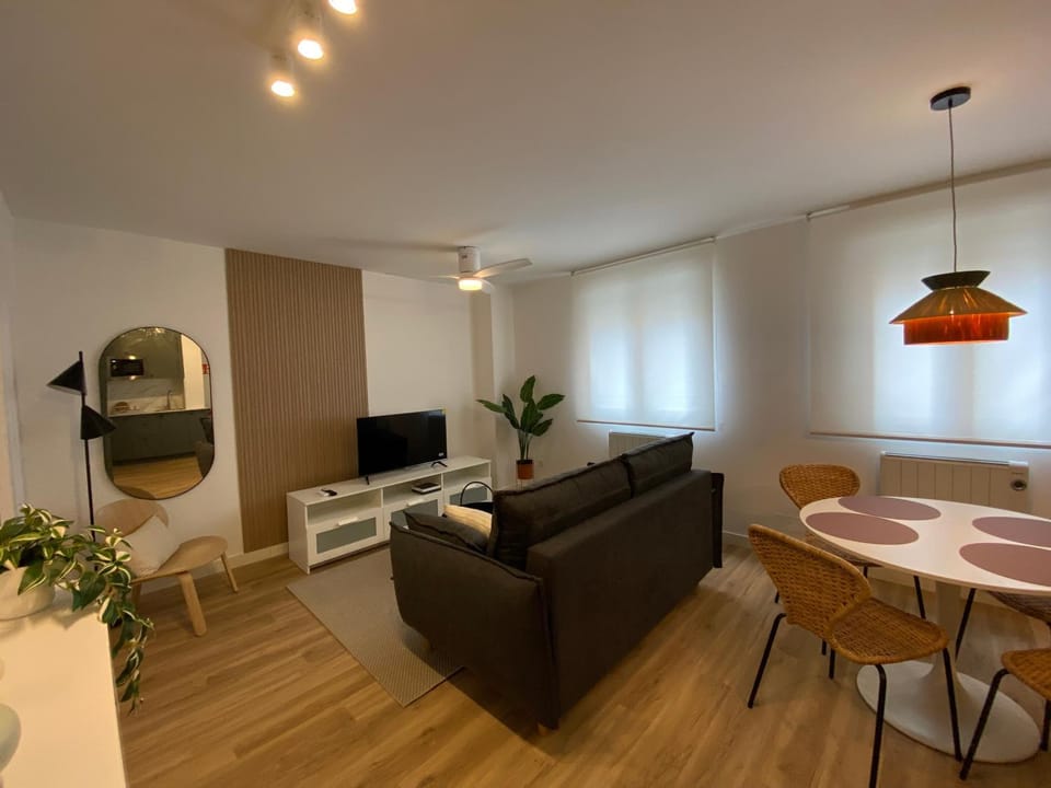 TV and multimedia, Living room, Dining area