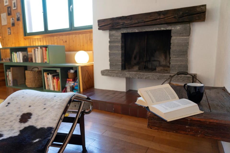 Communal lounge/ TV room, Living room