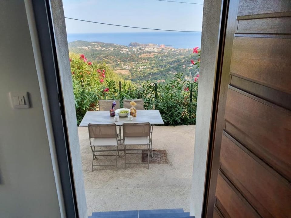 Appartement vue mer Apartment in Corsica