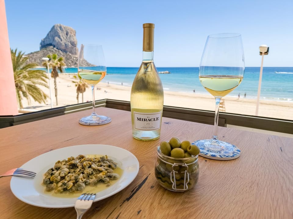Day, Natural landscape, Balcony/Terrace, Food and drinks, Sea view