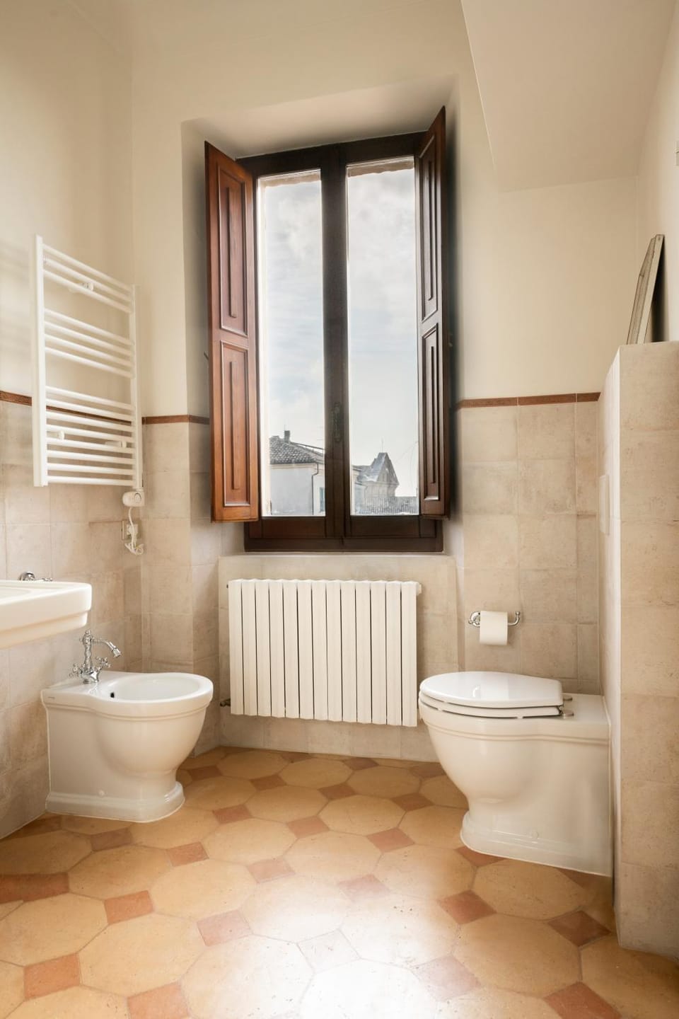 Bathroom, bidet