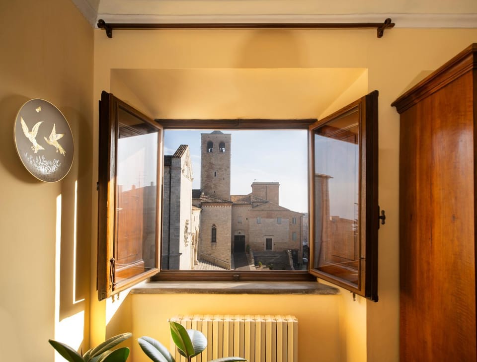 Nearby landmark, View (from property/room)
