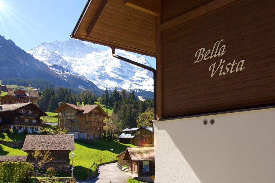 Chalet Bella Vista 12 - Penthouse Apartment in Lauterbrunnen