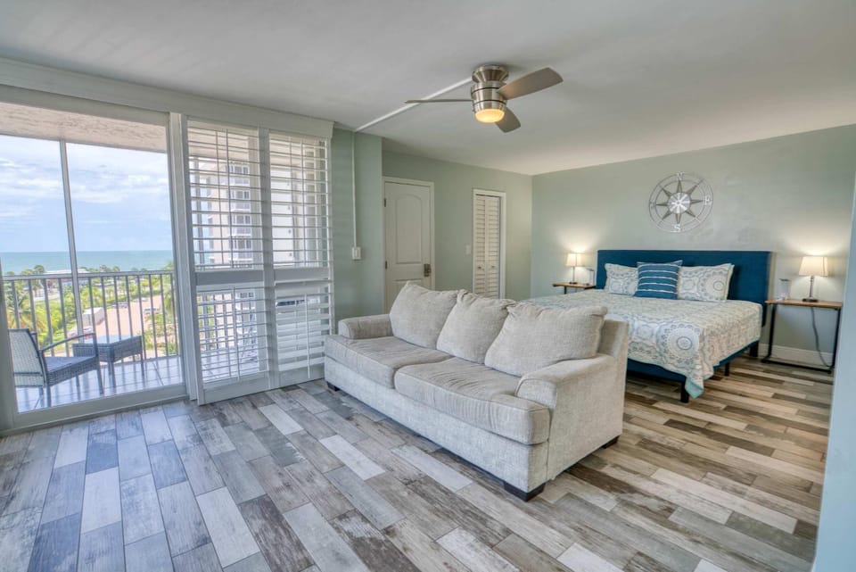 Walk to the Beach - Sunset Studio 5706 House in Bonita Springs